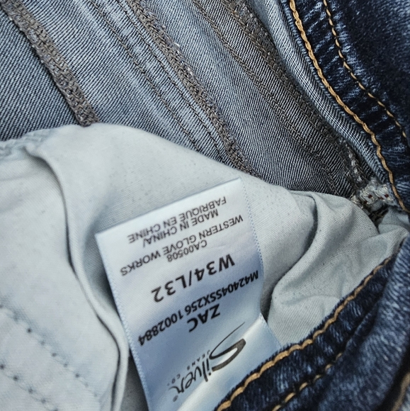 Silver - Picture 2 of 3